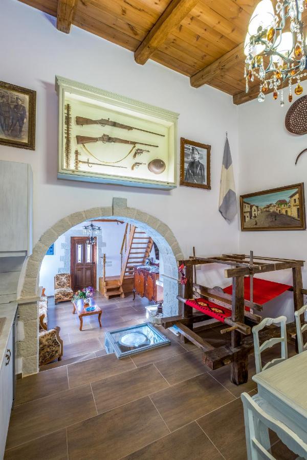 Villa George Kambánion 外观 照片